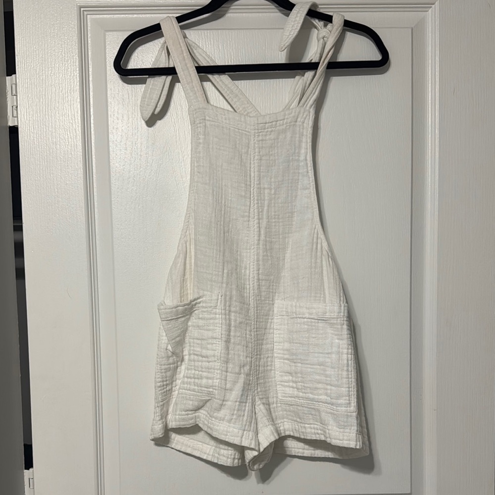 White Sleeveless Romper with Pockets
